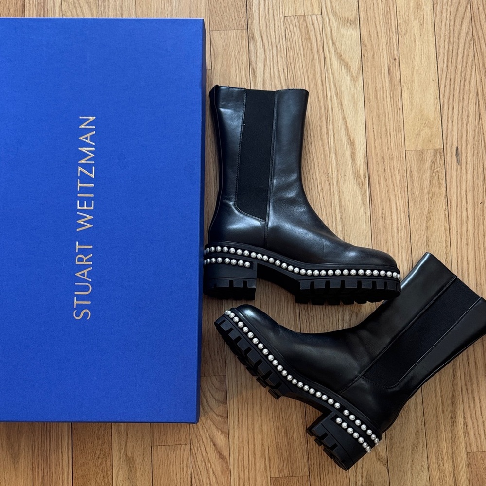 NEW WITH BOX Stuart Weitzman “Soho” Pearl Chelsea Boots, 9.5 - Picture 2 of 7
